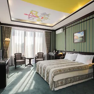 https://attache-hotel.hotels-of-kiev.com